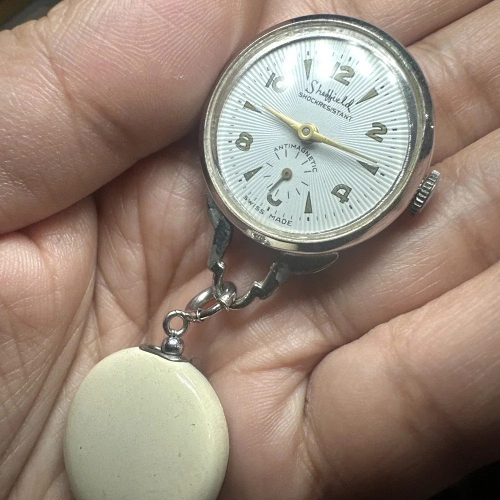 Working Vintage Sheffield Brooch Manual Wind Swiss Made Mint Condition 29mm Runs